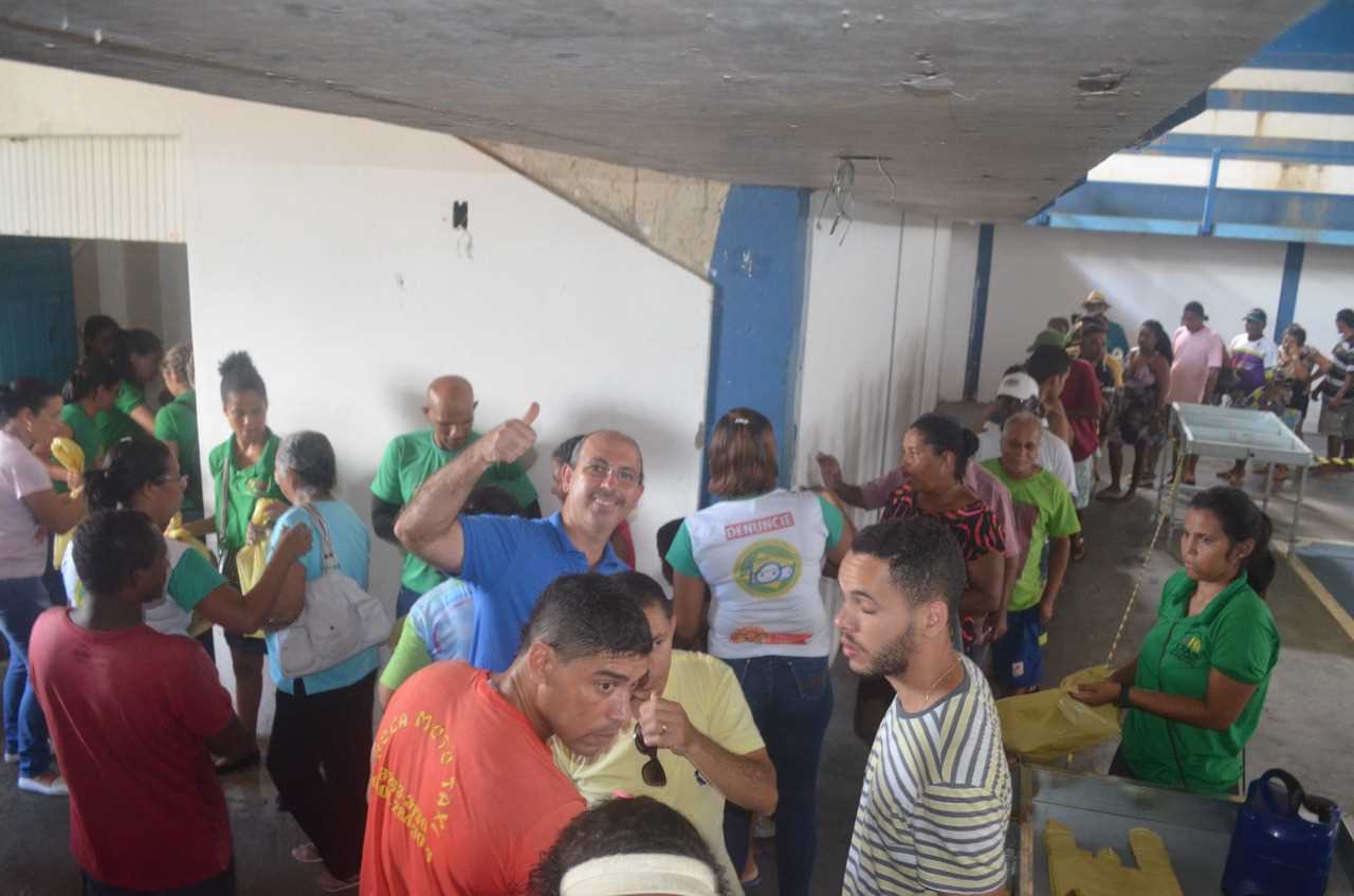 Camacã: Prefeitura faz entrega de quase 20 mil kg de  peixe a população carente e garante a alimentação da Semana Santa
